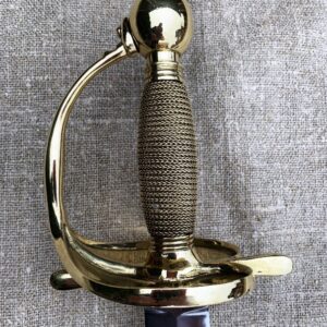 Svenska Livgardets Drabantvärja m/1701 - klassisk karoliner samlar värja