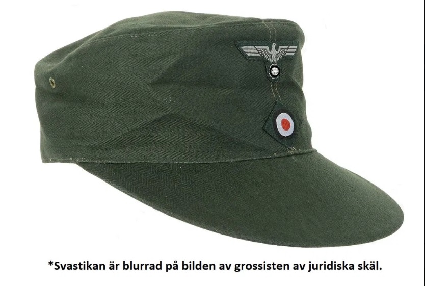 WW2 tysk M43 Wehrmacht fältmössa + påsydda märken